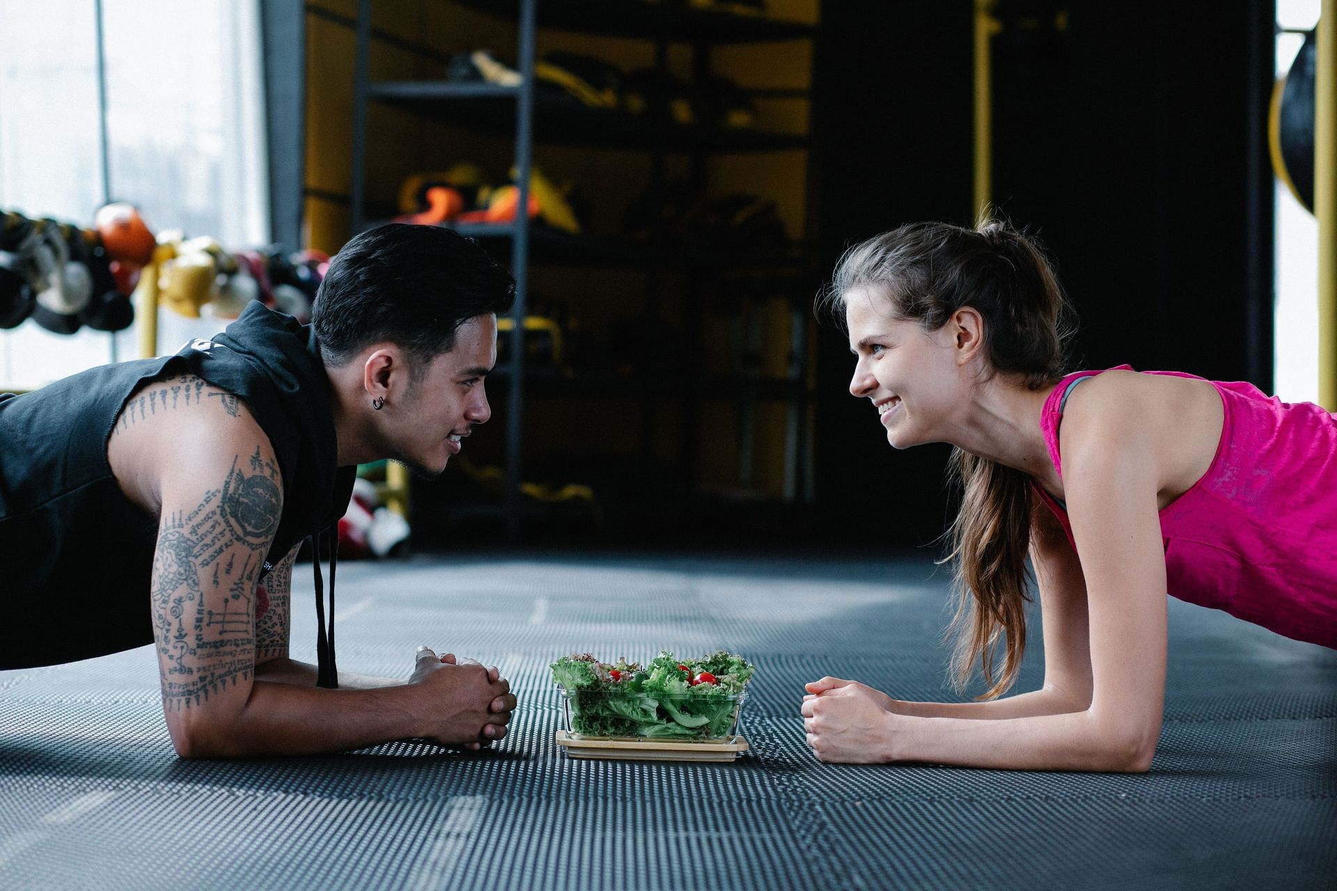 Should you workout after eating? (Image via Pexels/ Annushka Ahuja)