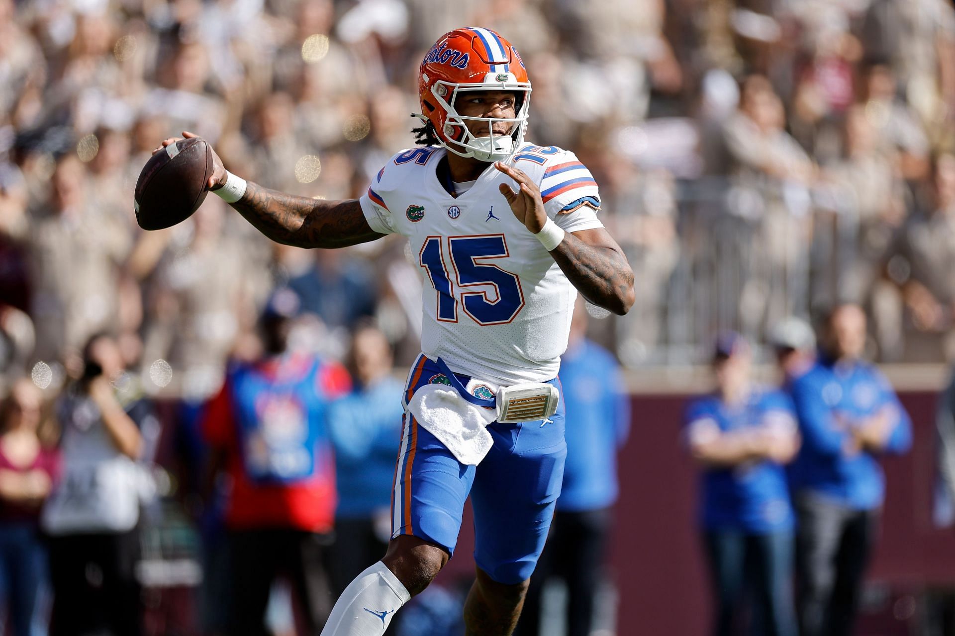 Anthony Richardson #15 of the Florida Gators looks to pass in the first quarter against the Texas A&amp;M Aggies