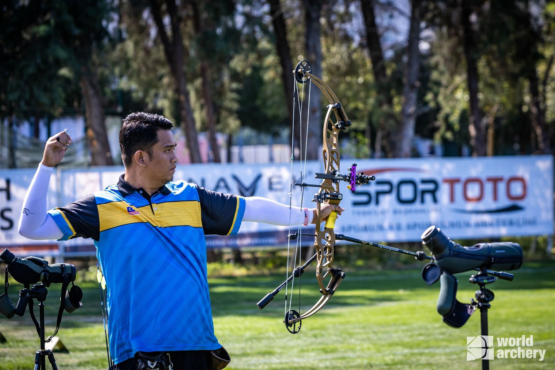 Malaysia&#039;s Mohd. Juwaidi Mazuki got the better of India&#039;s Ojas Pravin Deotale in the quarterfinals of the individual men&#039;s compound event [Image: World Archer]