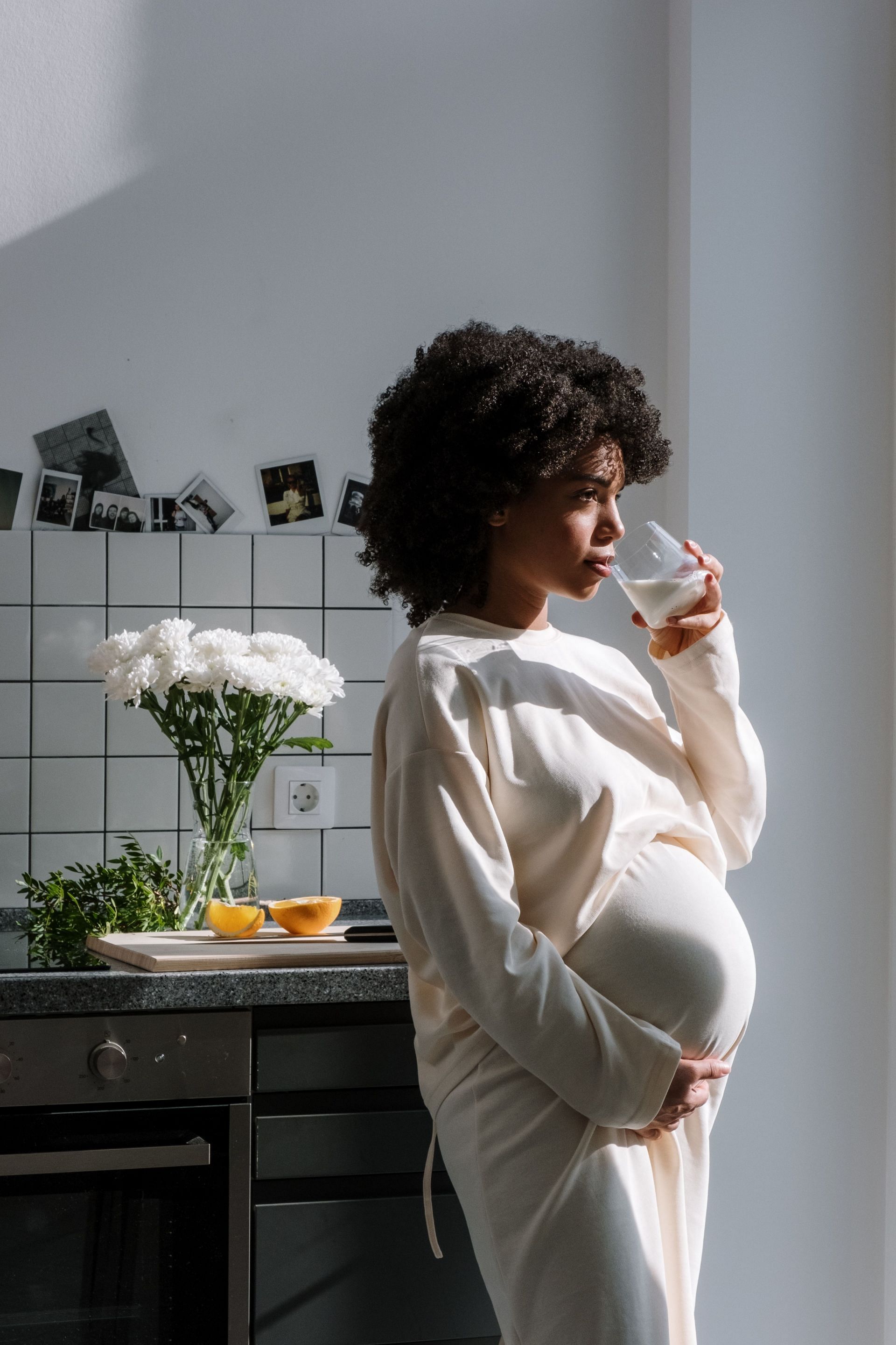 Healthy hair during pregnancy (Image via Pexels)