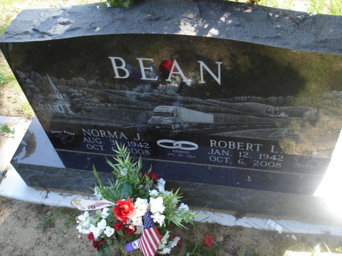 Robert and Norma Bean were found shot to death in a gravel pit miles away from their Howard City home (Image via Find a Grave)