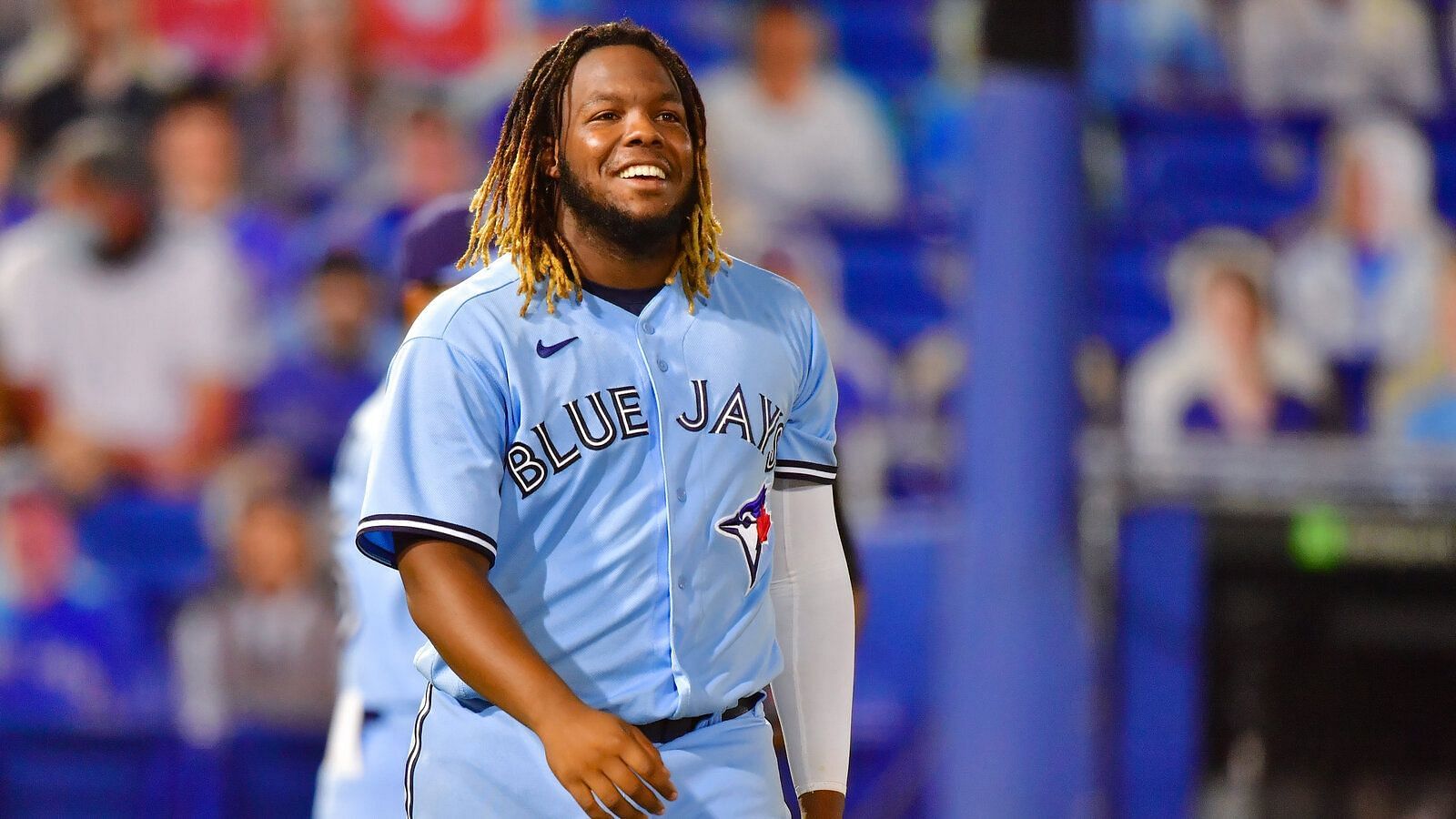 Vladimir Guerrero Jr. with a bloody hand tortured the Yankees with