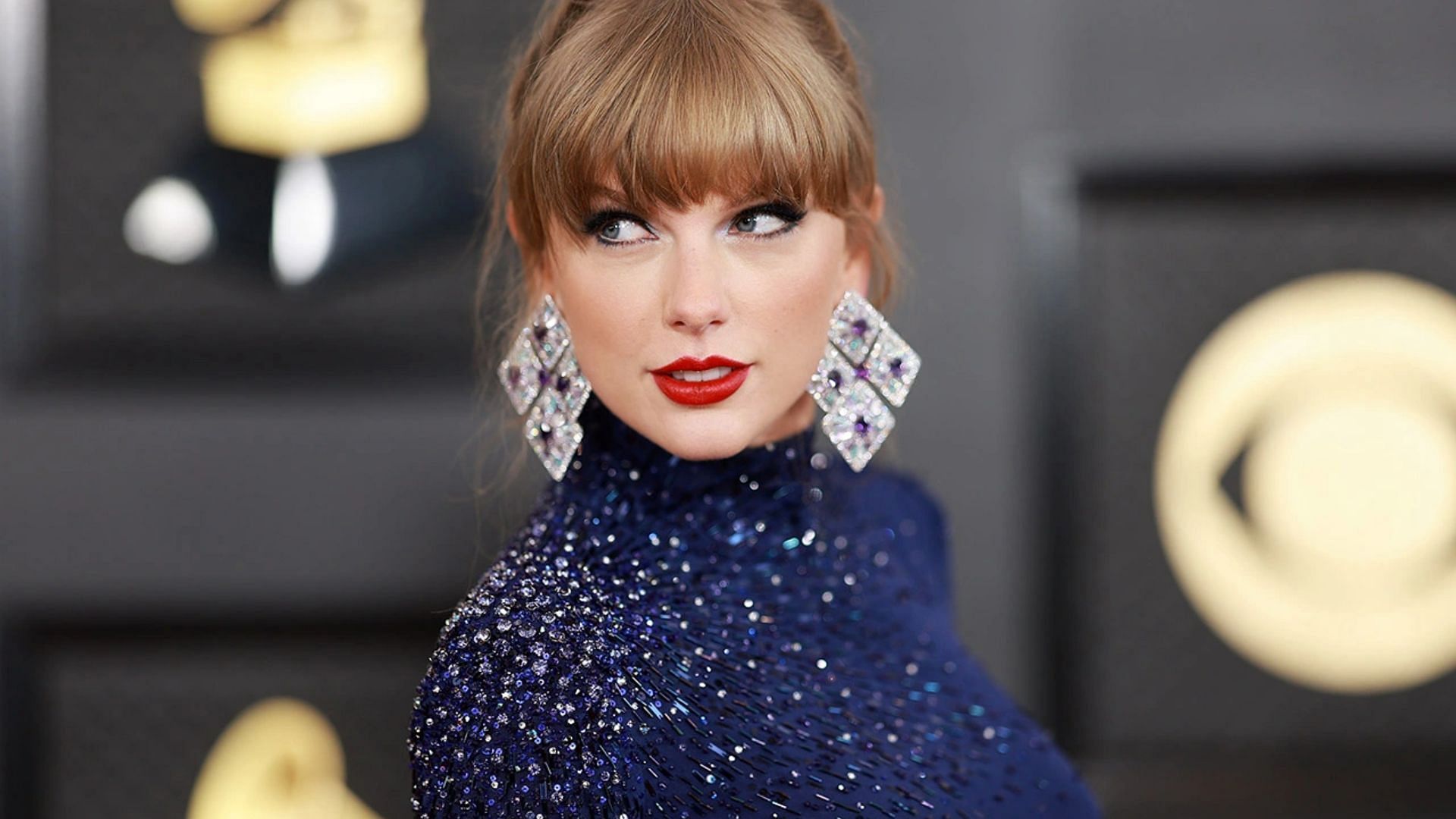 Taylor Alison Swift is an American singer-songwriter with over 500 Awards to her name, including 12 Grammies (Image via Matt Winkelmeyer/Getty Images)