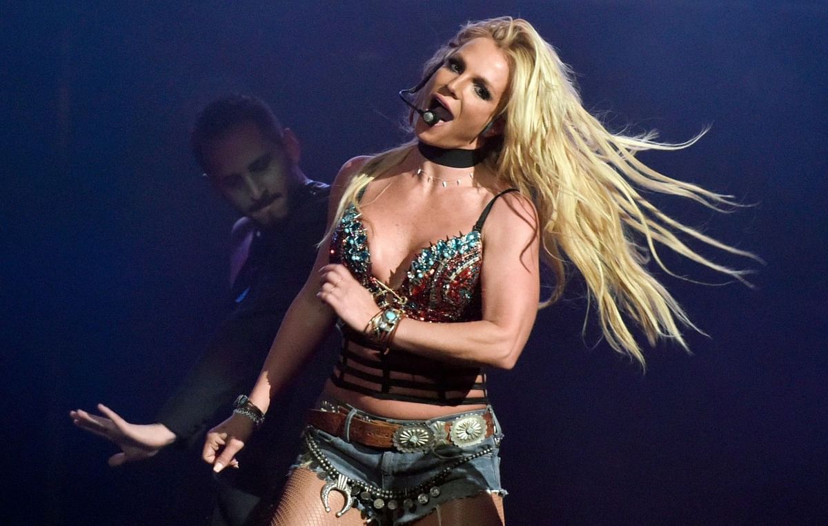 Britney Spears Sparks Mental Health Concerns After Viral Video Shows Her Behaving Erratically 9386