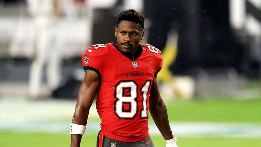 NFL on FOX - Welcome to Tampa, AB. How does Antonio Brown look in