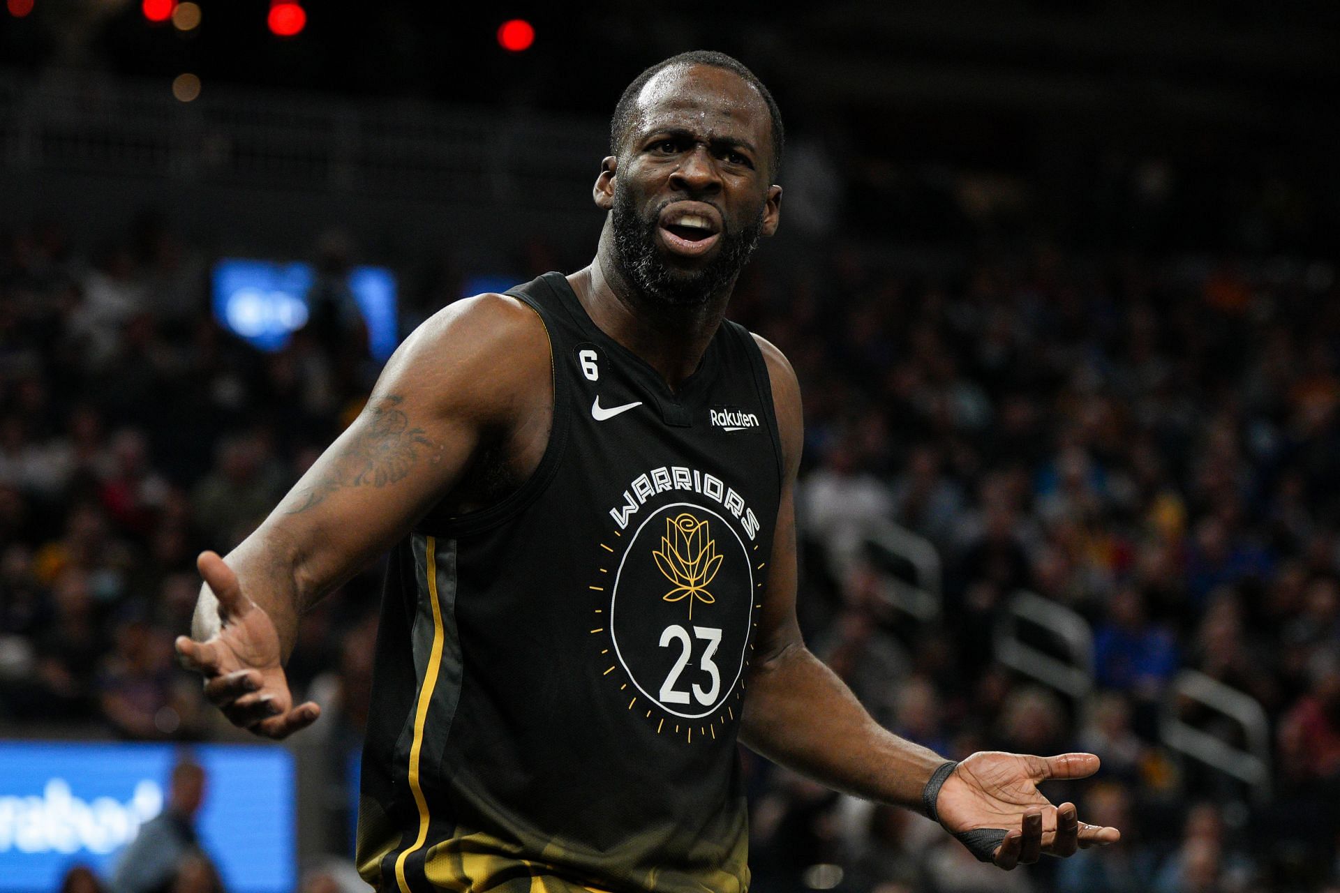 Draymond Green lashed back at the referees for allowing the Sacramento Kings to grab his leg.