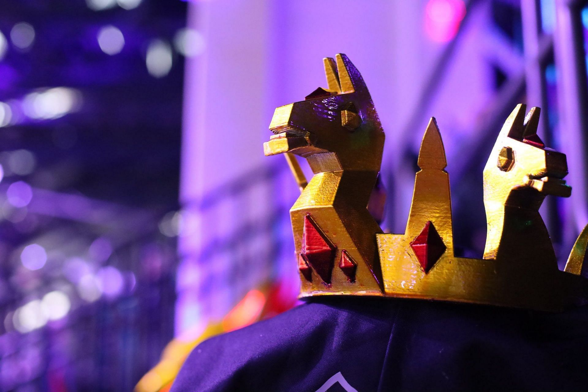 These fan-made Fortnite Victory Crowns have become the talk of the town (Image via Twitter/Paisathrash)