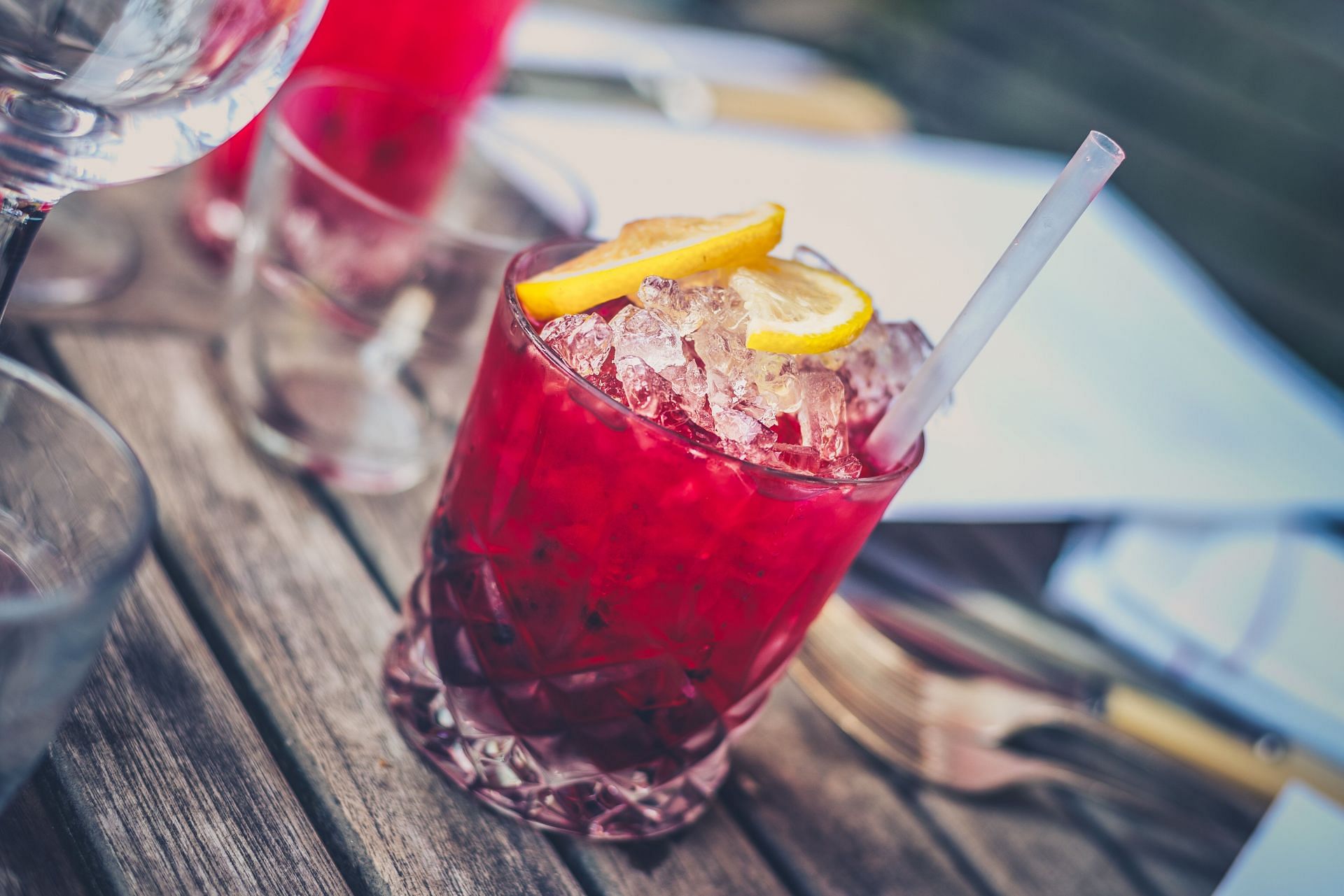 Drinking cranberry juice for UTI can prevent further infection. (Image via Unsplash/Jez Timms)