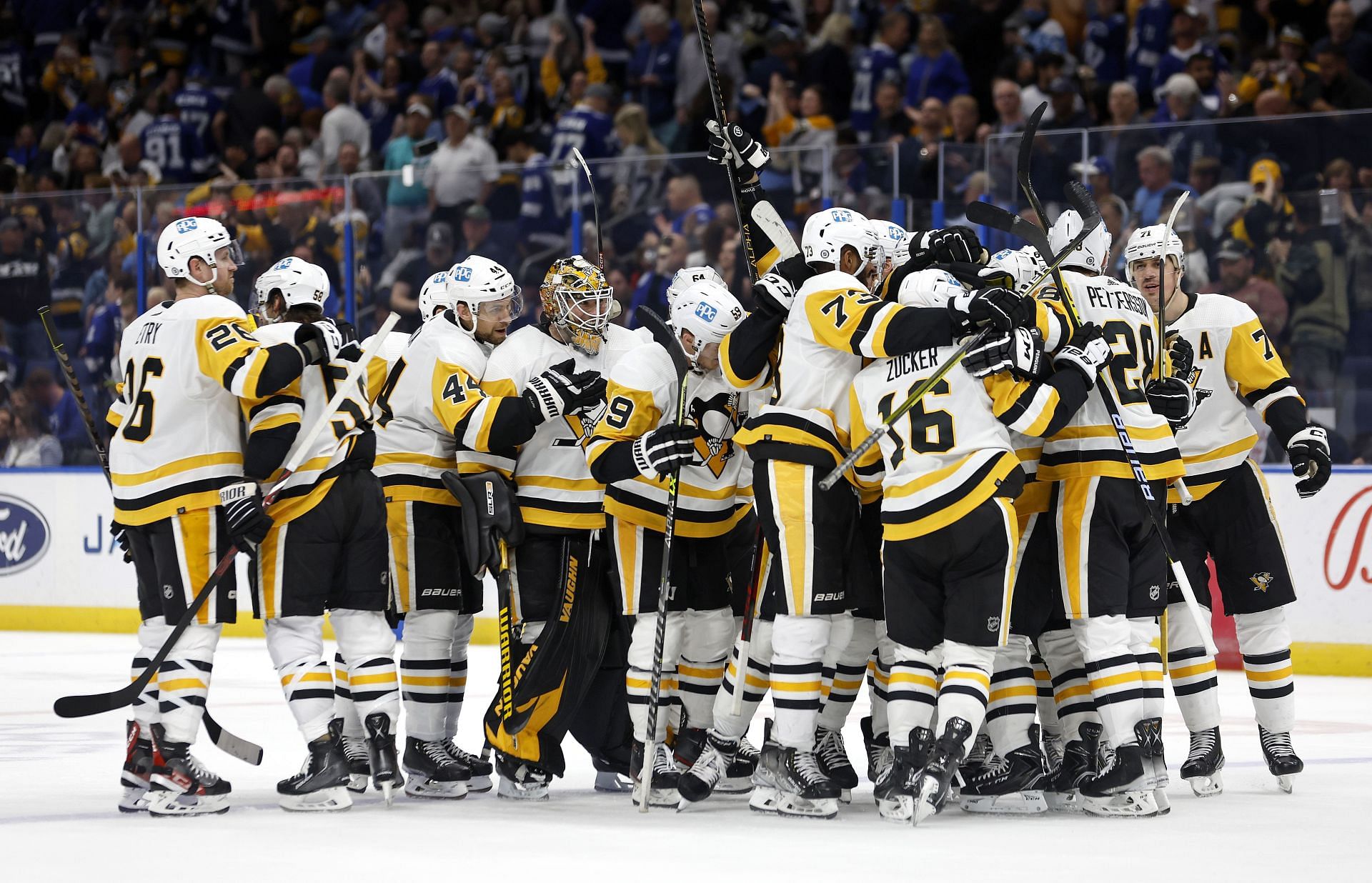 The Pittsburgh Penguins together on the ice