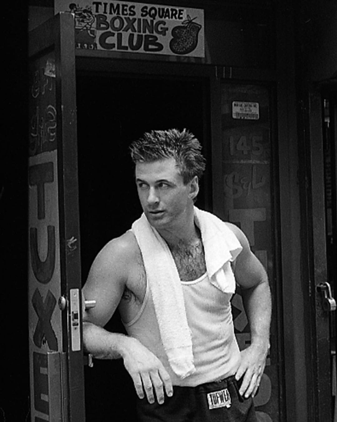 How tall is Alec Baldwin?