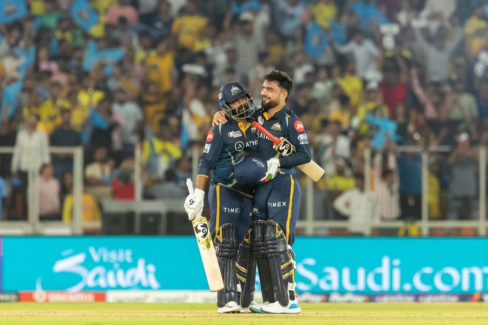 Rahul Tewatia and Rashid Khan celebrate the victory. (Credits: Twitter)