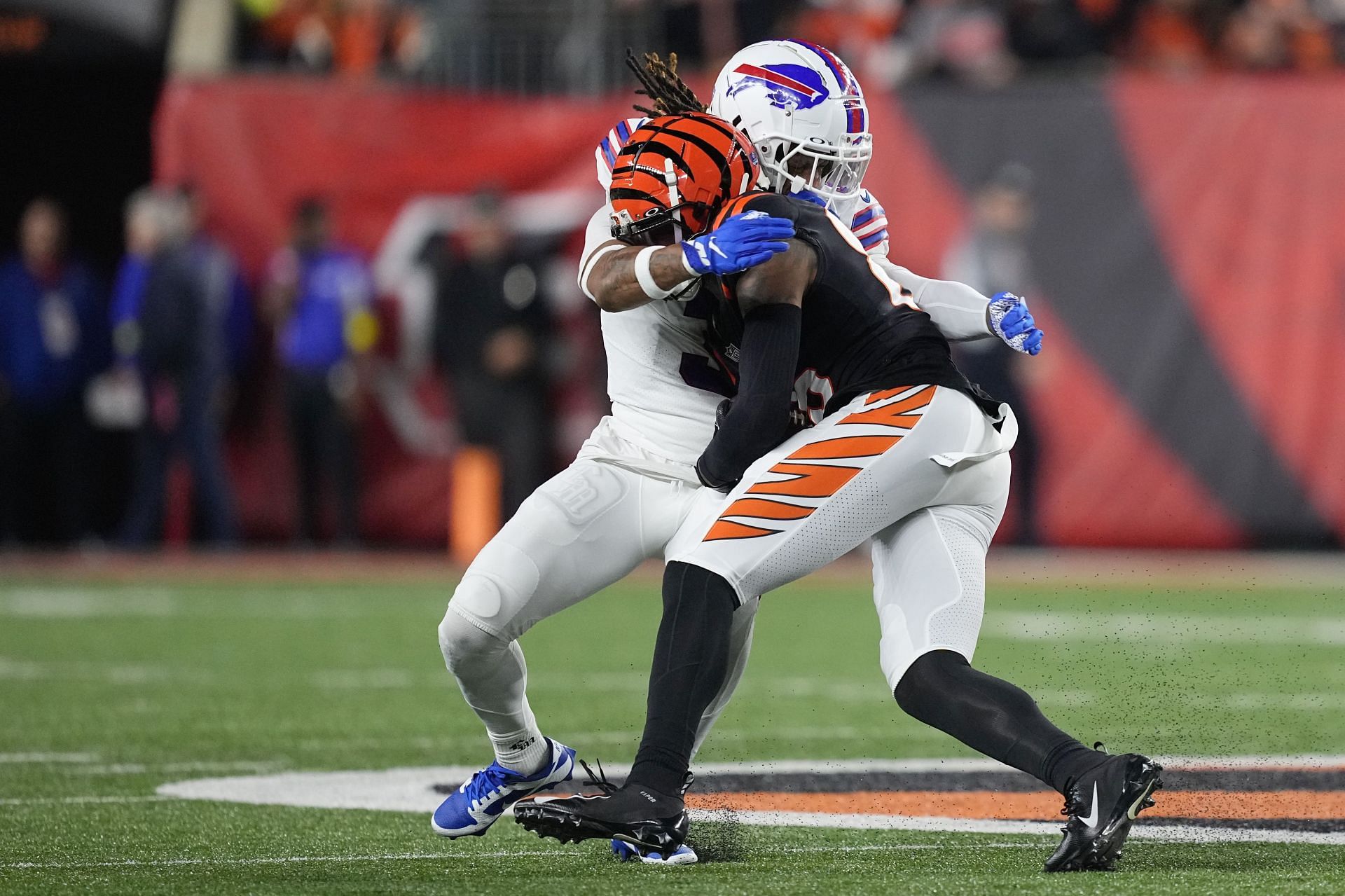 Damar Hamlin tackling Tee Higgns during Buffalo Bills vs. Cincinnati Bengals