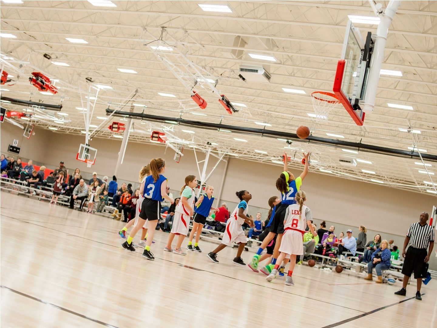 A basketball game inside the Mansfield Fieldhouse (Photo: Mansfield Parks &amp; Recreation)