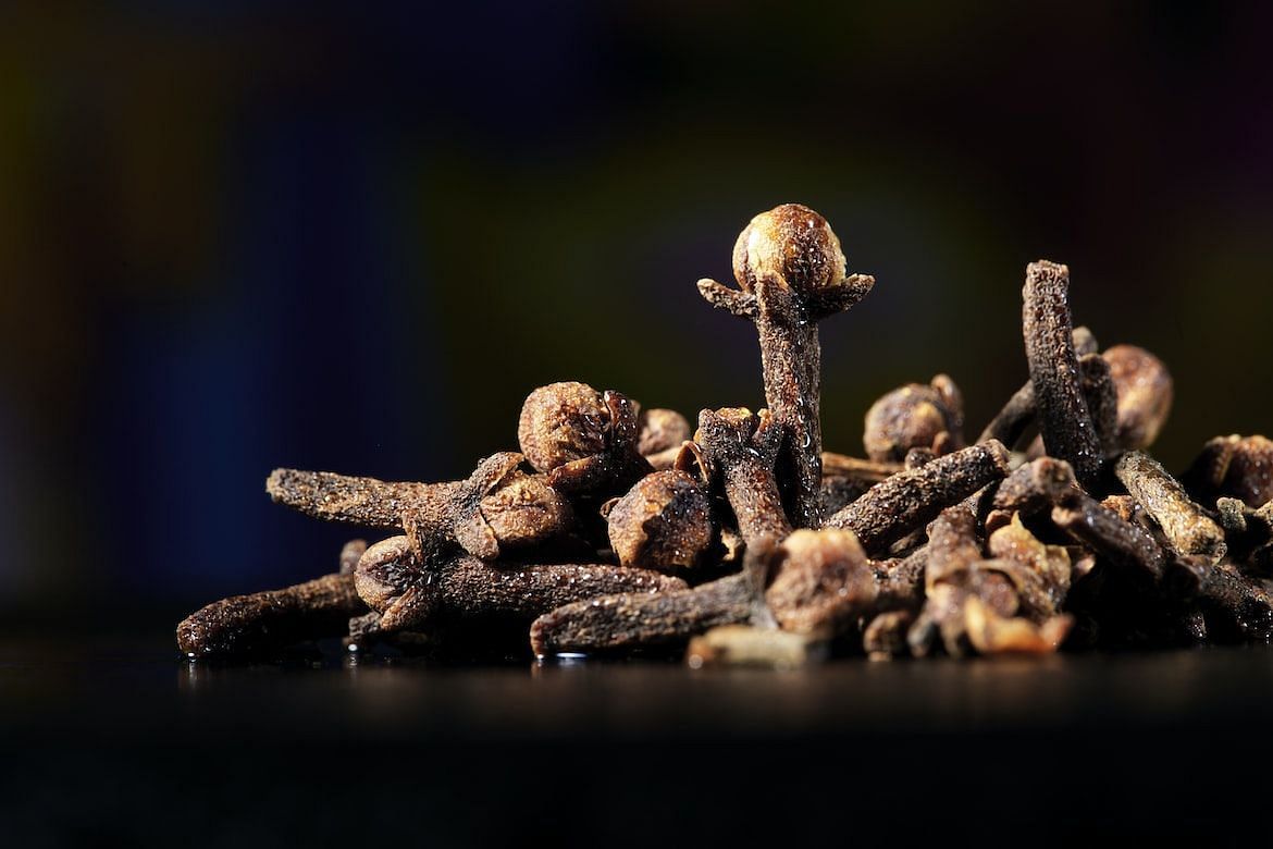 Cloves are dried flower buds (Image via Unsplash/K15)