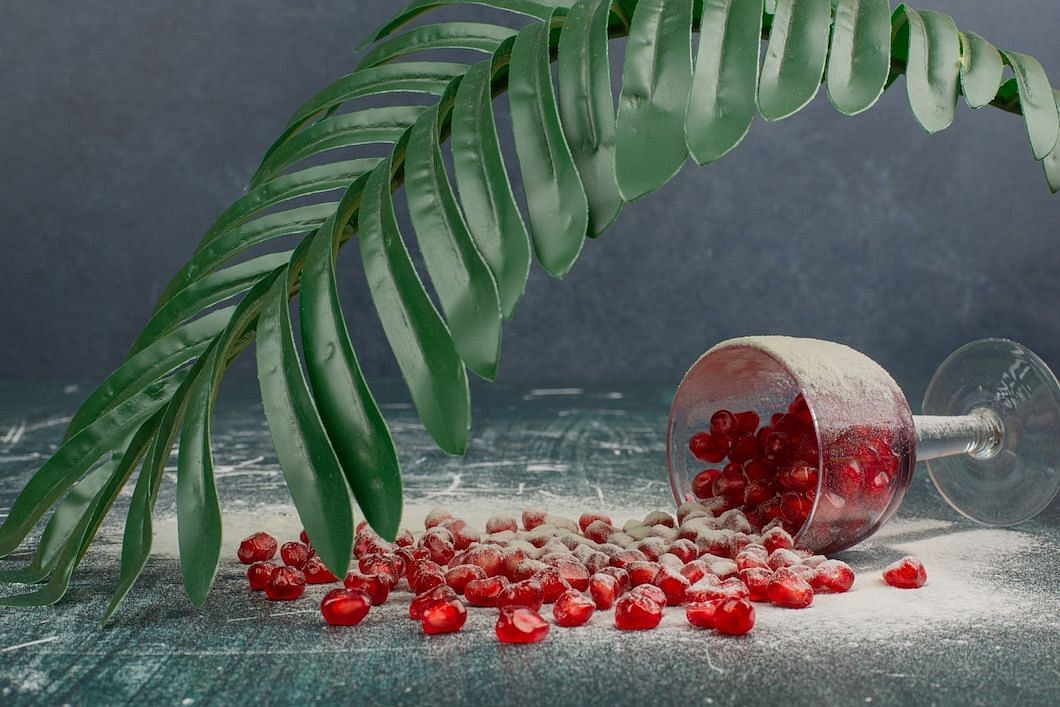 cranberry pills may have potential cardiovascular benefits, (Image via Freepik/Azerbaijan_Stock)