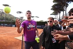 Watch: Carlos Alcaraz called "piece of shit" by fan for not signing autographs in Rome