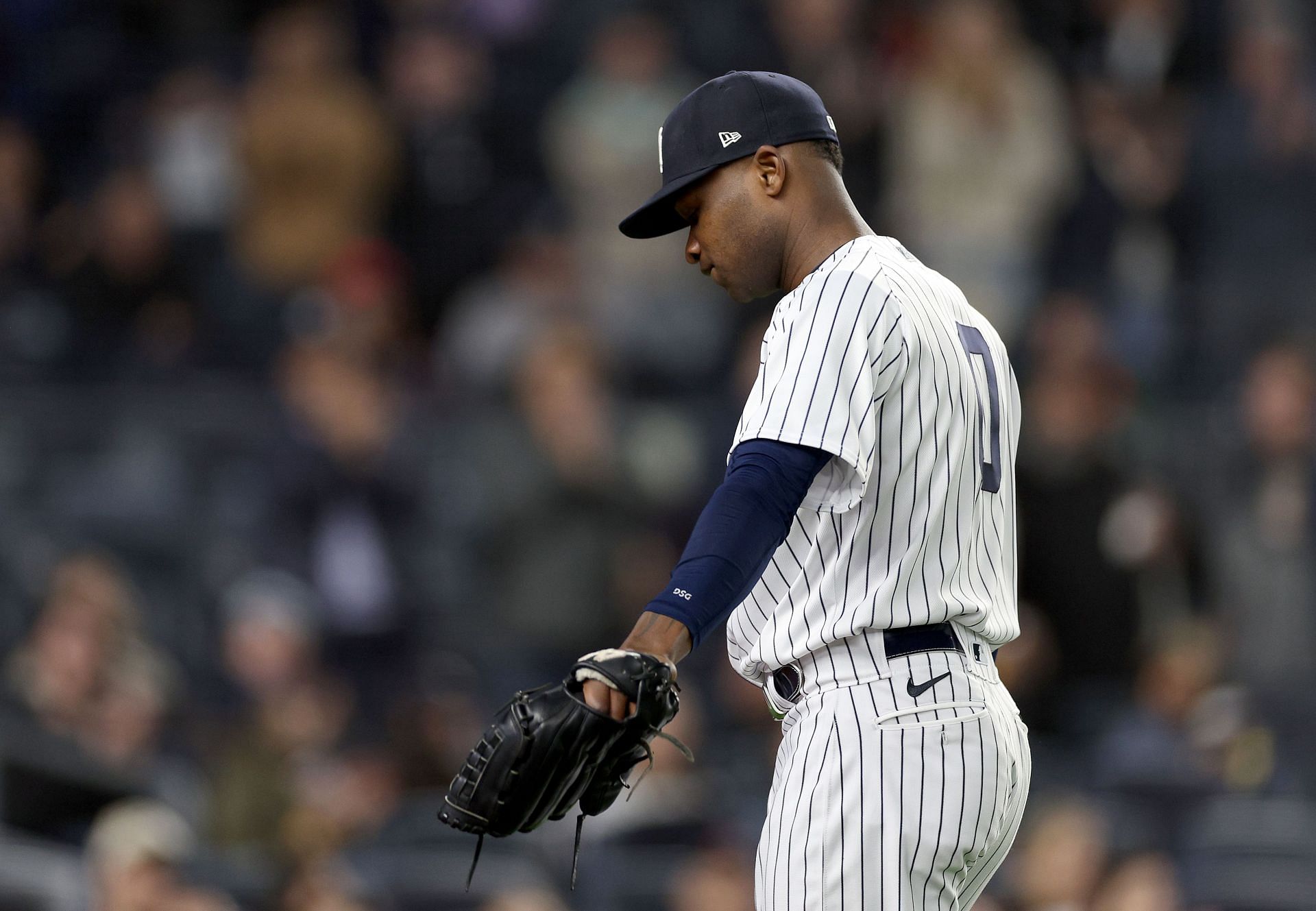 Yankees win another series with late comeback vs. Guardians