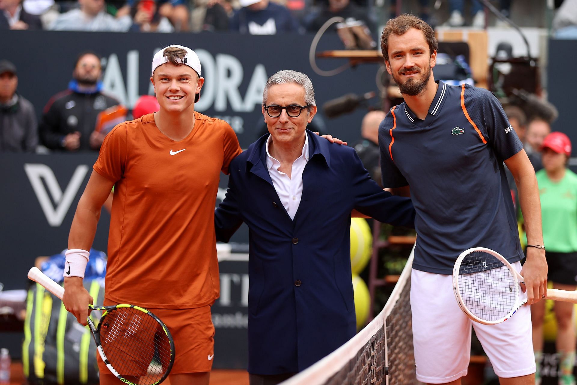 Daniil Medvedev and Holger Rune pose before the Italian Open final