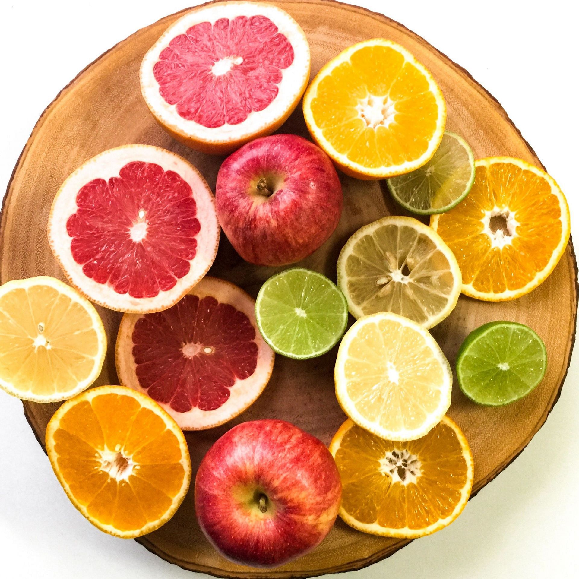 Citrus fruits are a great source of vitamin C. (Image via Pexels)