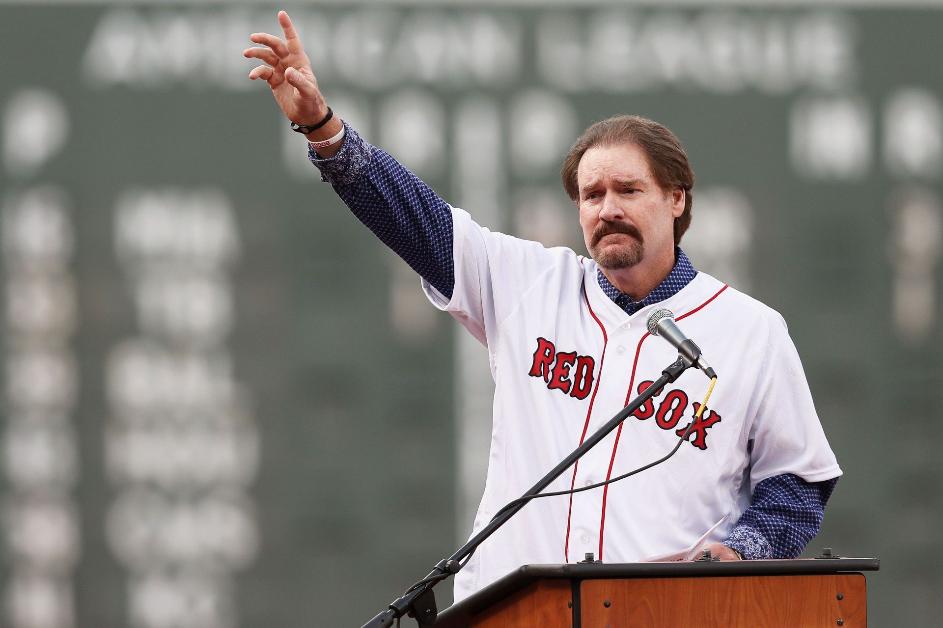 Wade Boggs No. 26 To Hang In Fenway Rafters In 2016 - Legends On Deck