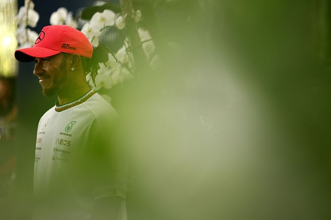 "These rumors come up every two years when we have to sign a new contract": Mercedes boss refutes reports of Ferrari approaching Lewis Hamilton