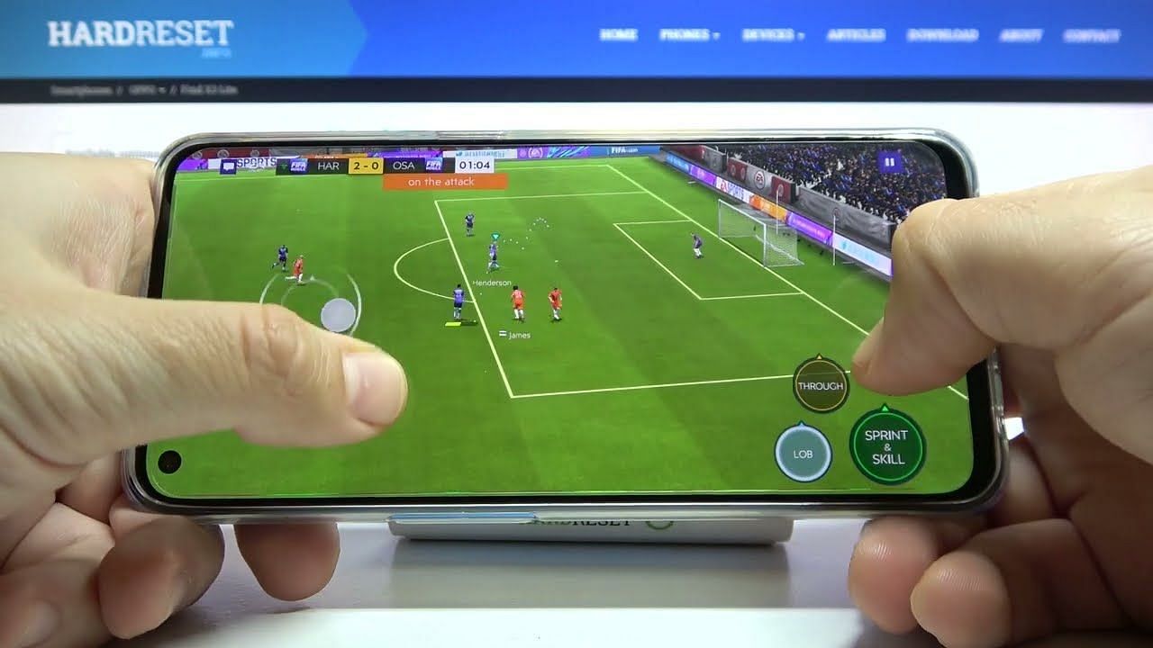 Playing Fifa on Oppo Find X3 (Image via YouTube Channel HardReset-info Test)