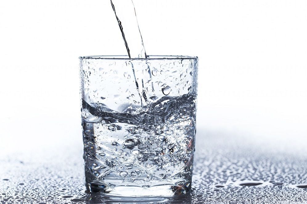 What is RO water? (Image via Freepik/Racoolsrudio)