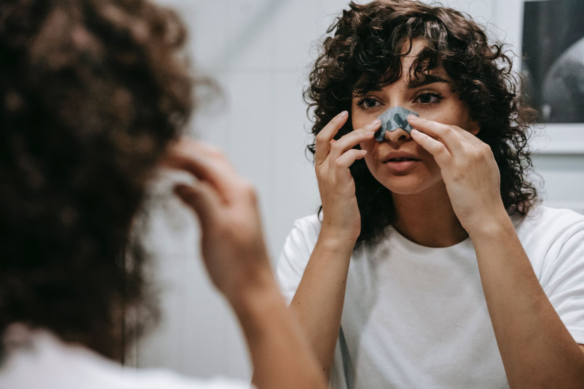 Difference between blackheads and whiteheads: What most people don&#039;t know (Image via pexels)