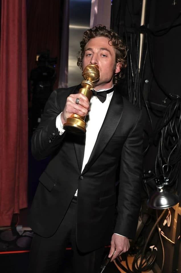 How old is Jeremy Allen White?