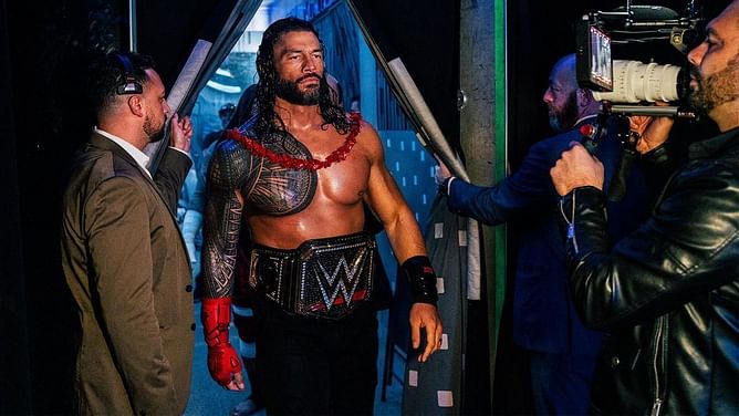 "दोनों बहुत अलग चैंपियंस हैं"- WWE दिग्गज Roman Reigns और 12 बार के वर्ल्ड चैंपियन की तुलना करते हुए हॉल ऑफ फेमर ने दिया बयान