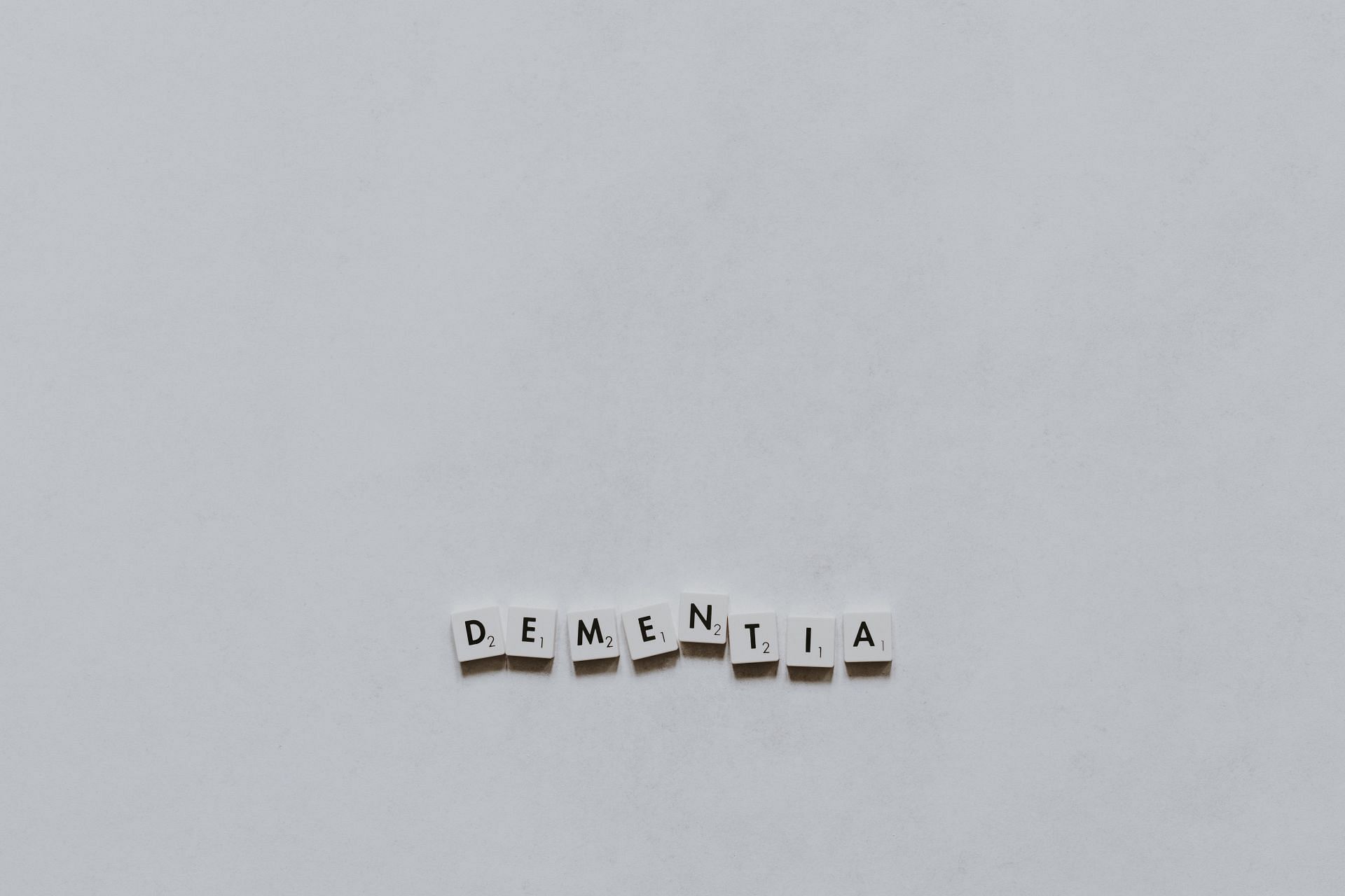 develops the risk of dementia. (image via unsplash / pawel czerwinski)