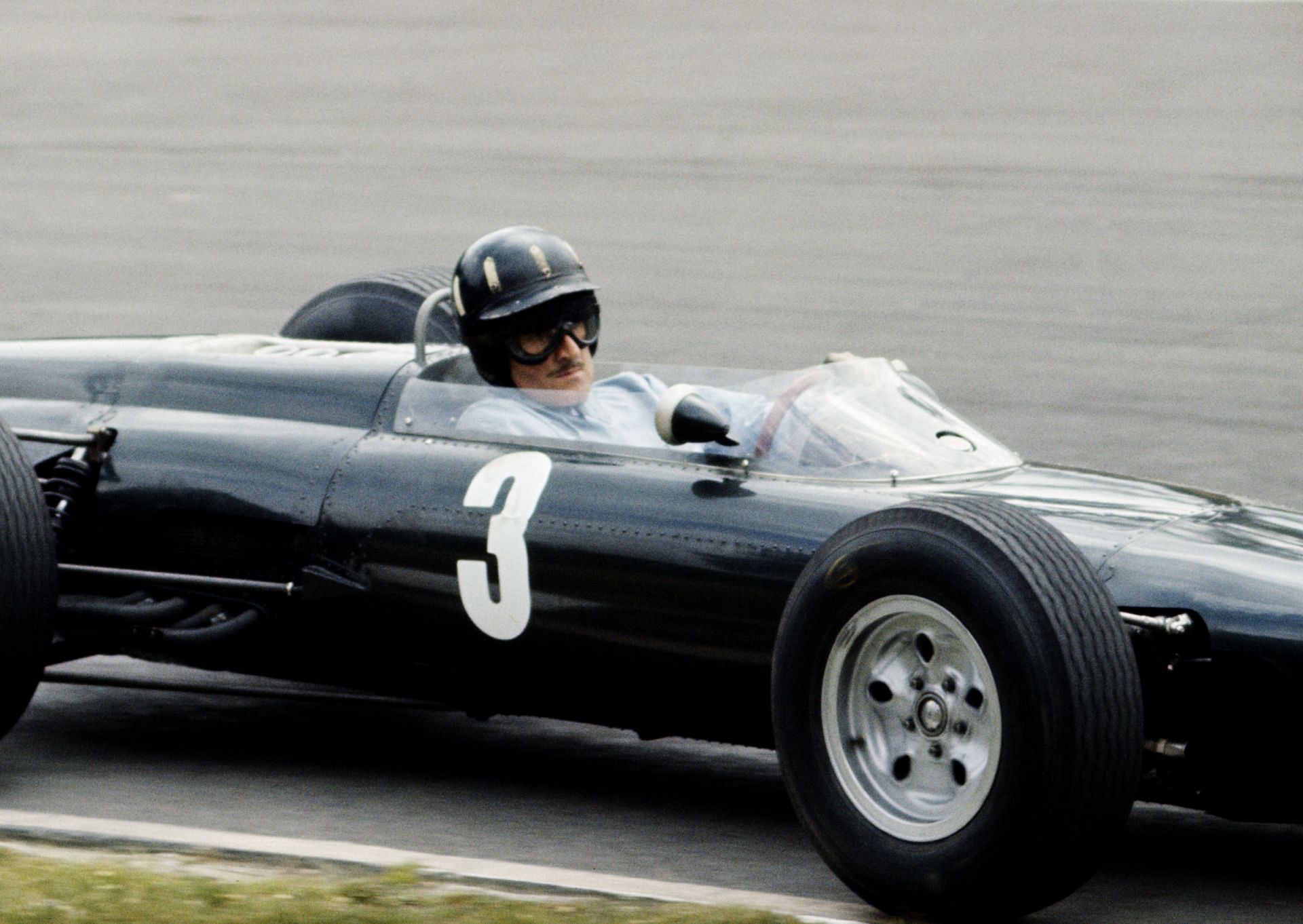 Graham Hill at the Brands Hatch circuit in Fawkham, British Grand Prix 1964 (Photo by Getty Images)