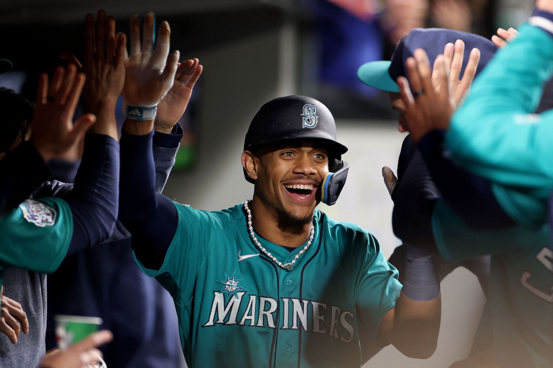 Seattle Mariners fans react to Julio Rodriguez moving down the batting ...