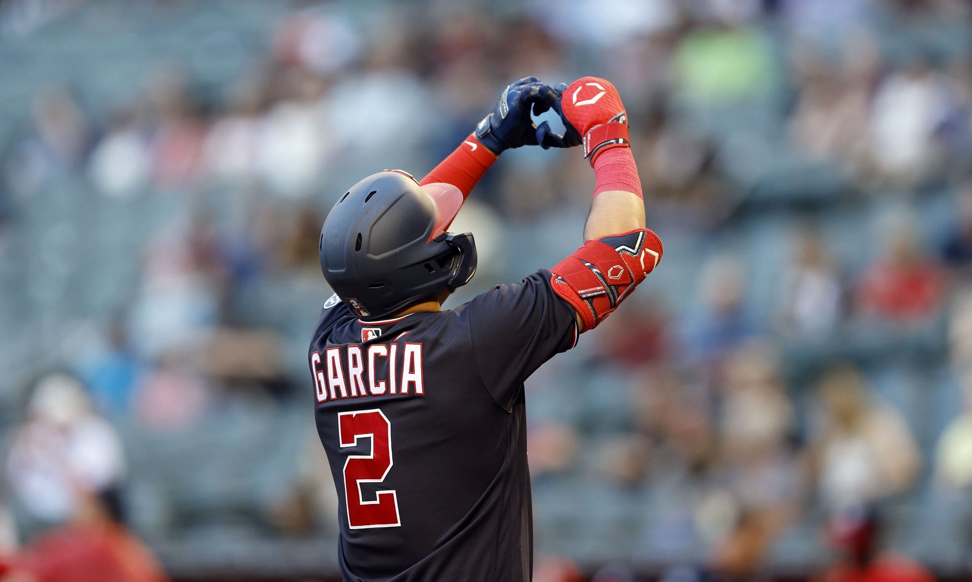 Luis Garcia exits early, but Astros still handle Giants