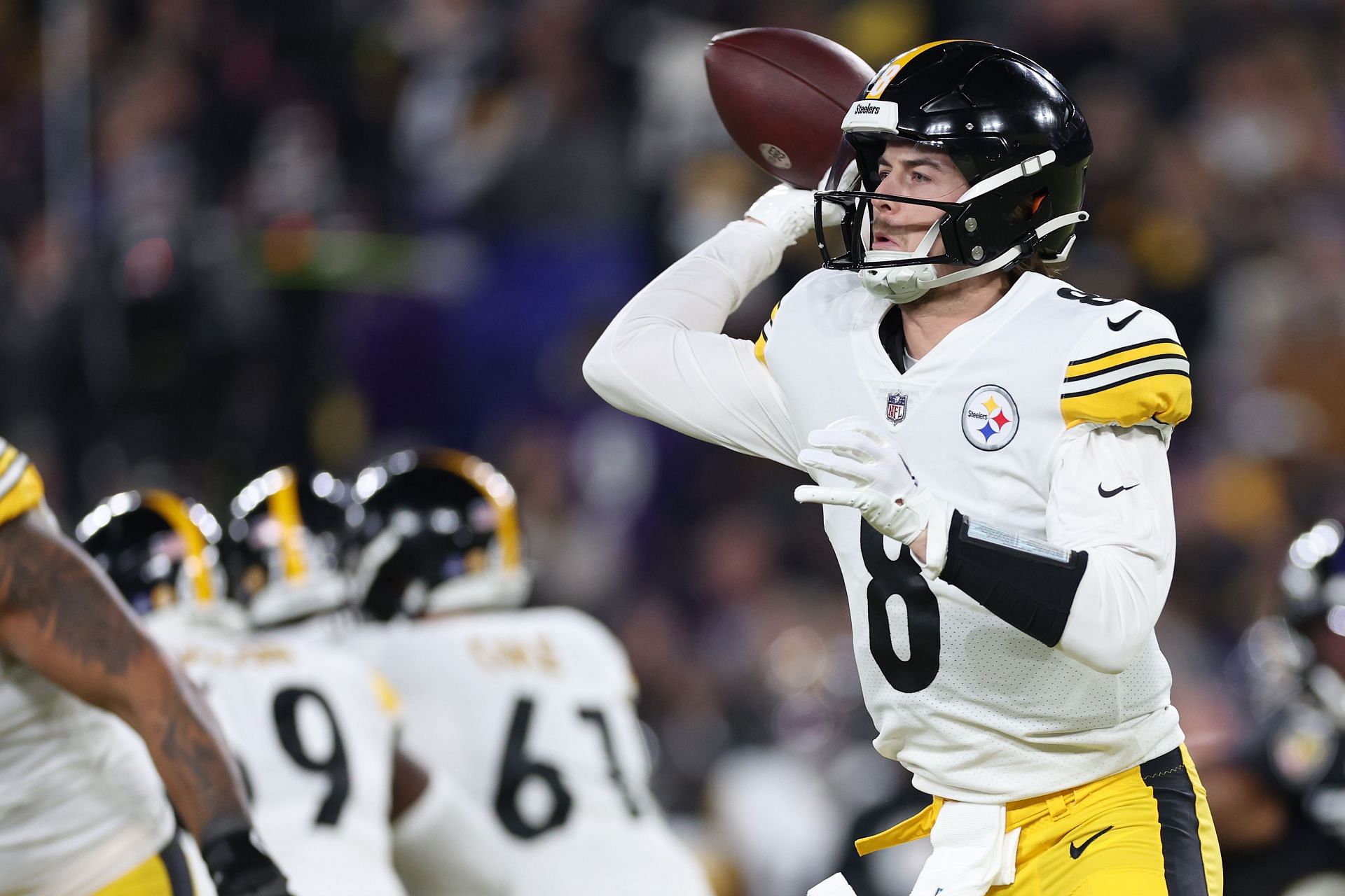 Man charged after Steelers QB Kenny Pickett's SUV was stolen with