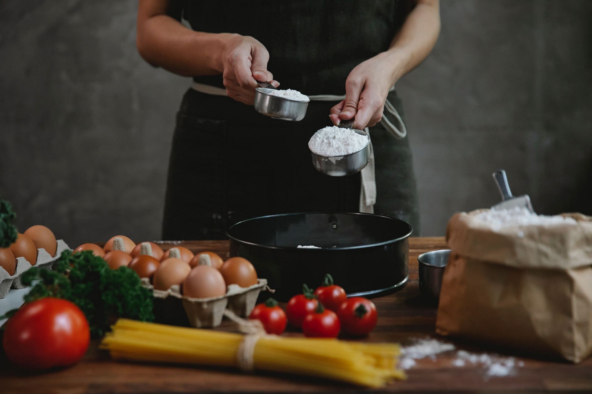 All-purpose flour doesn't is low in protein content. (Image via Pexels/ Klaus Nielsen)