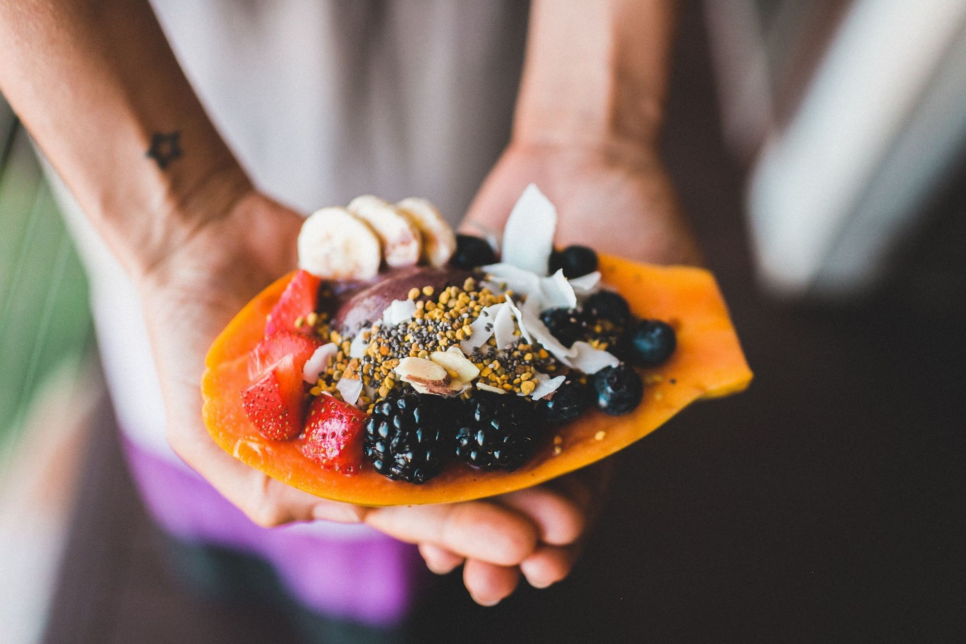 Ways to improve your gut health. (image via unsplash / epicurrence)