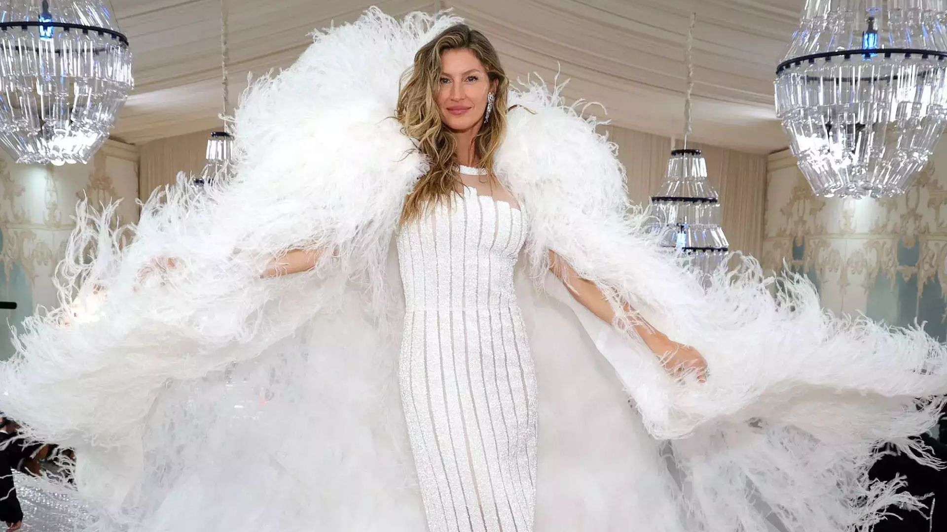 Gisele Bundchen dons stunning Chanel outfit in first Met Gala appearance post-Tom Brady breakup (Image credit: Kevin Mazur/Getty Images)