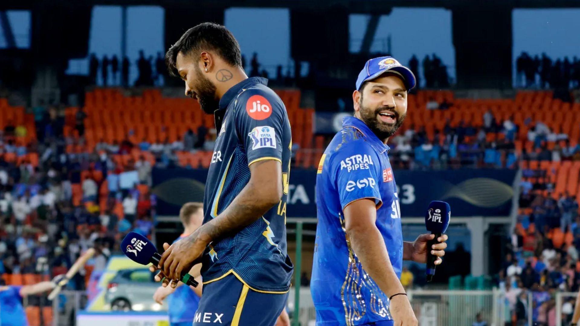 Hardik Pandya (L) will face Rohit Sharma and Co. at the Wankhede on Friday (P.C.:iplt20.com)