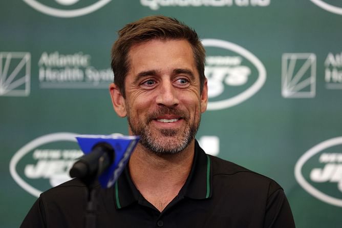 When Aaron Rodgers quickly shut down unfounded homosexuality rumors - "I really, really like women"