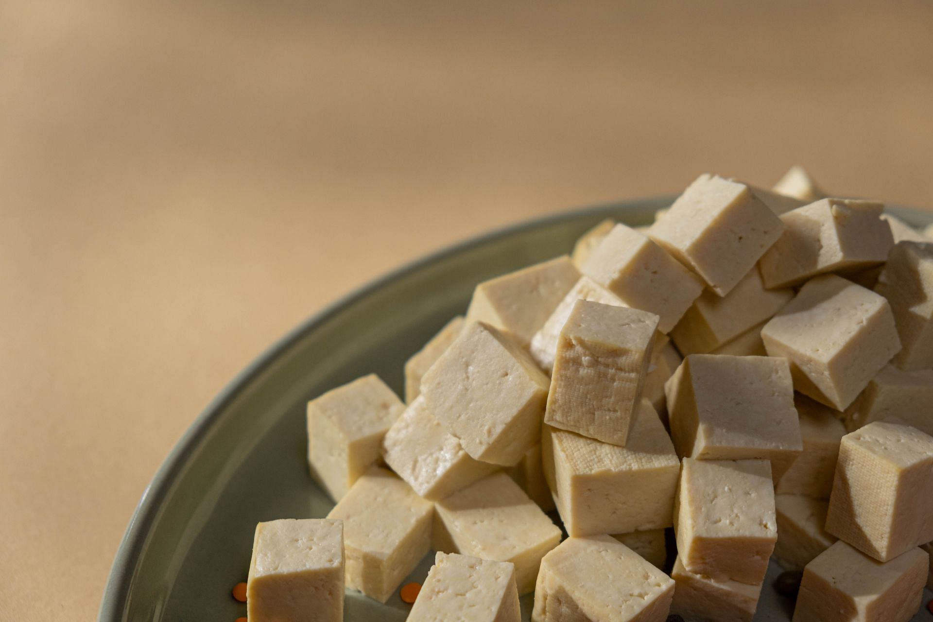 Tofu is a great source of magnesium. (Image via Pexel/ Cottonbro Studio)