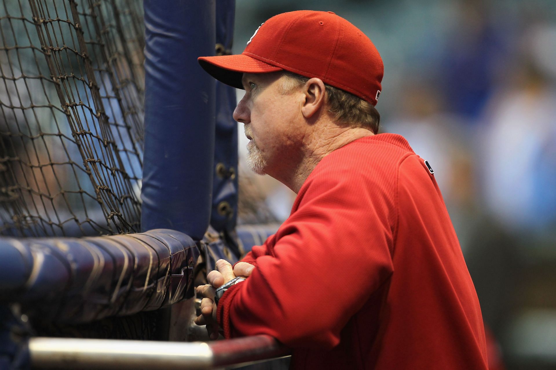 St. Louis Cardinals first baseman Mark McGwire warms up before his