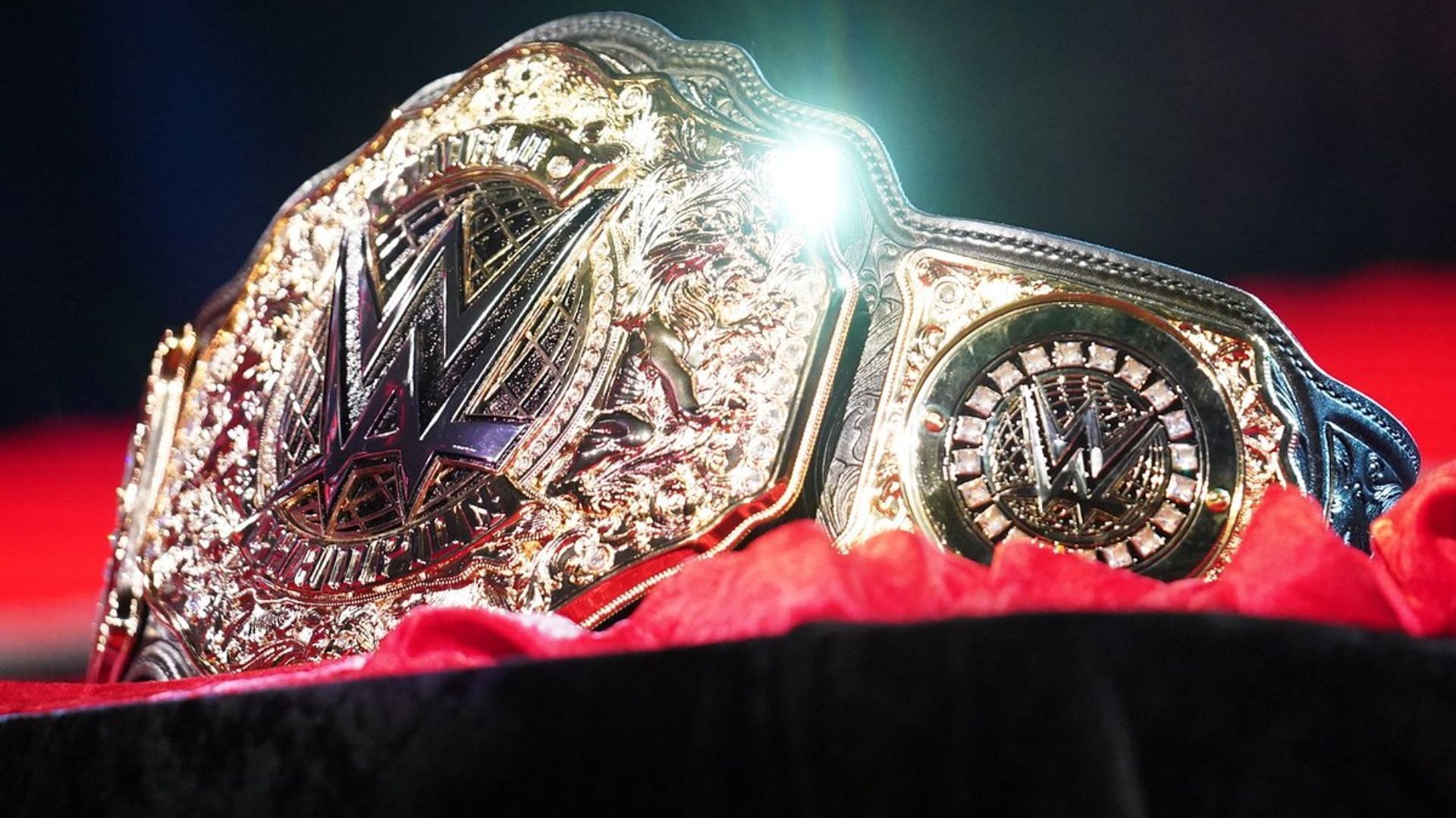 The new WWE World Heavyweight Championship!