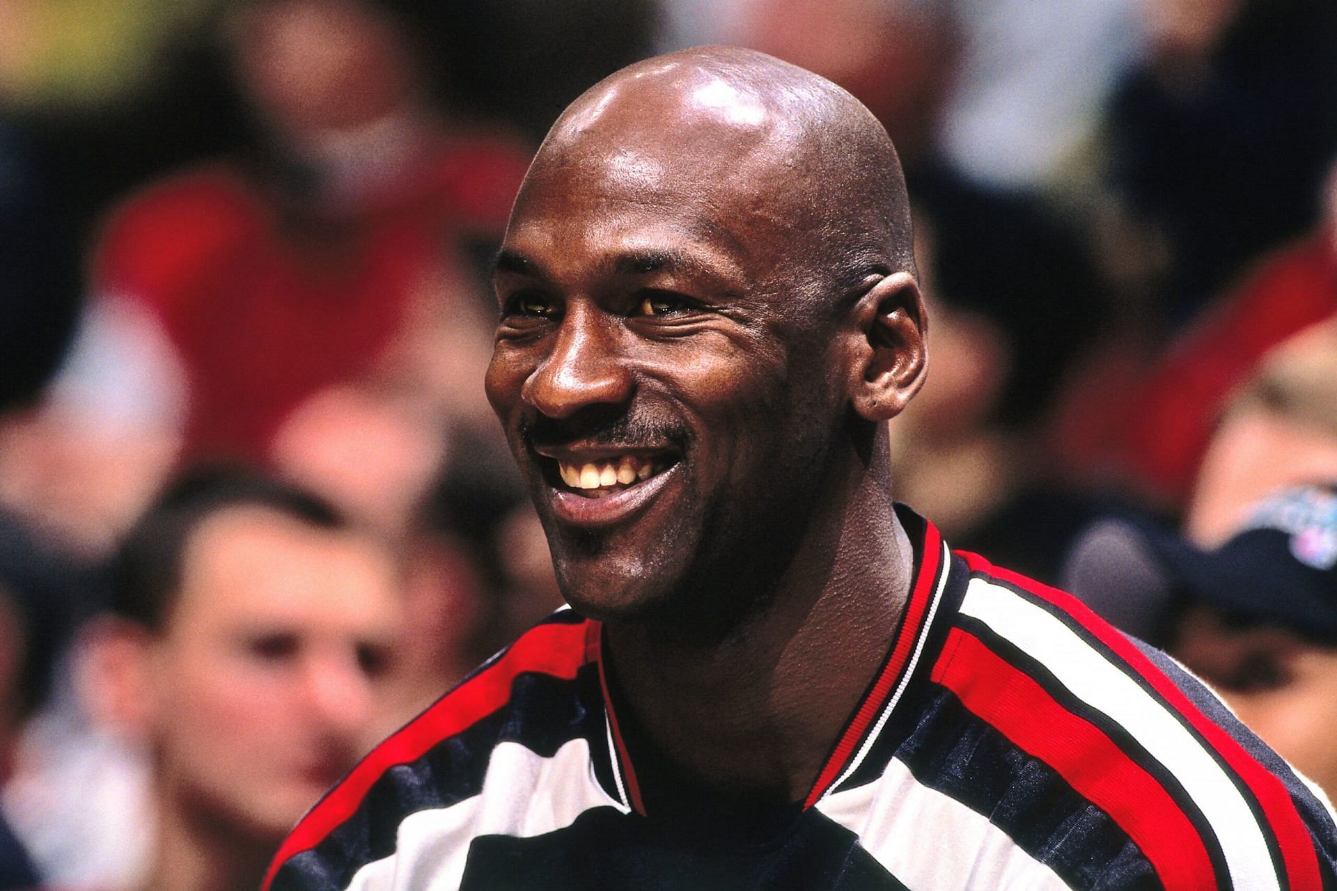 Fans react to a Michael Jordan dunk blooper