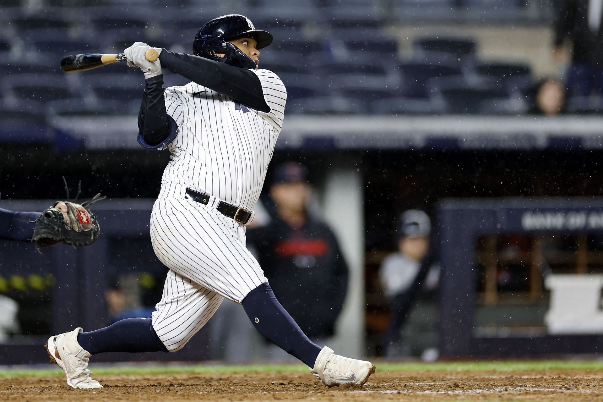 Aaron Hicks aims for Winter Ball; Yankees assessing free agency