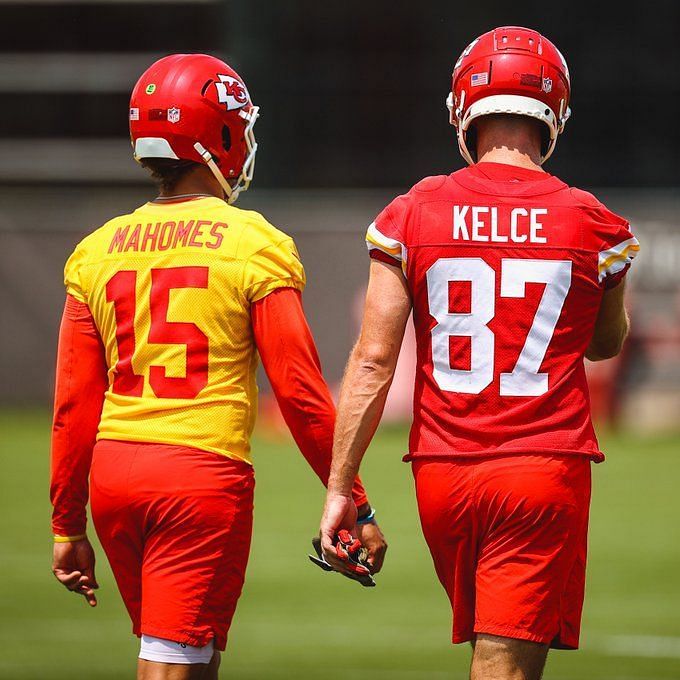 NHL team in KC? Mahomes and KC Mayor might be in