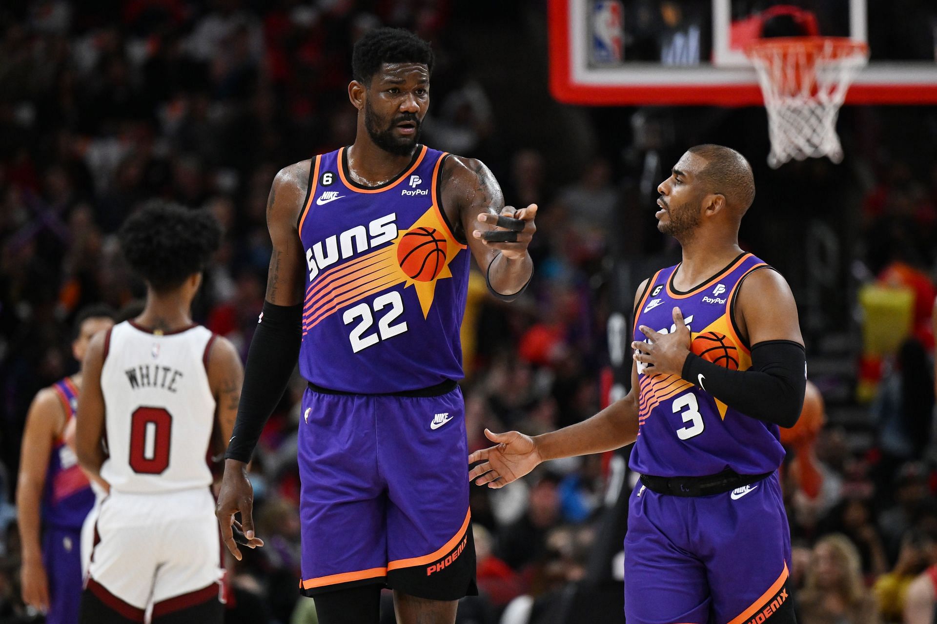 Ayton could be traded to the Bulls this summer (Image via Getty Images)