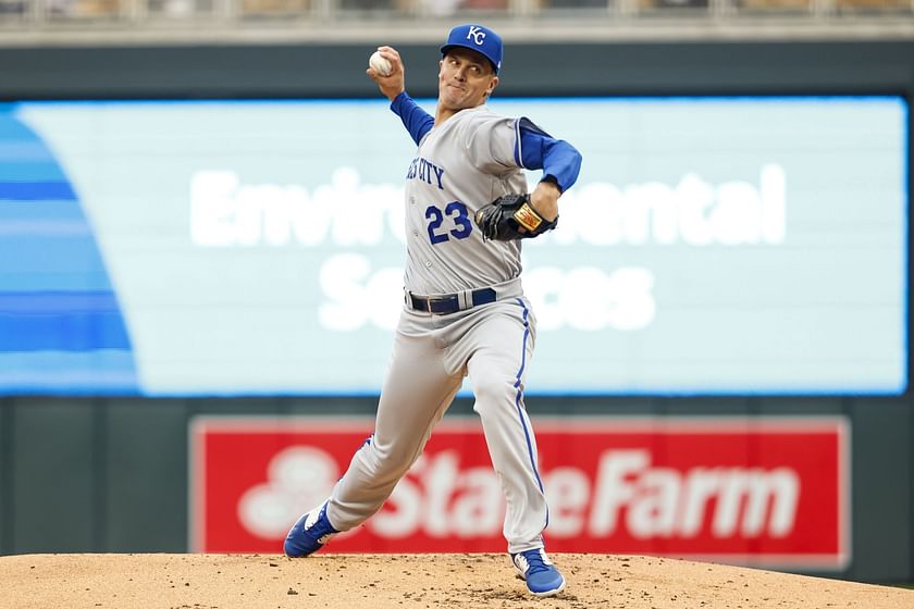 Photo: Royals Zack Greinke Pitches Against the Twins on Opening