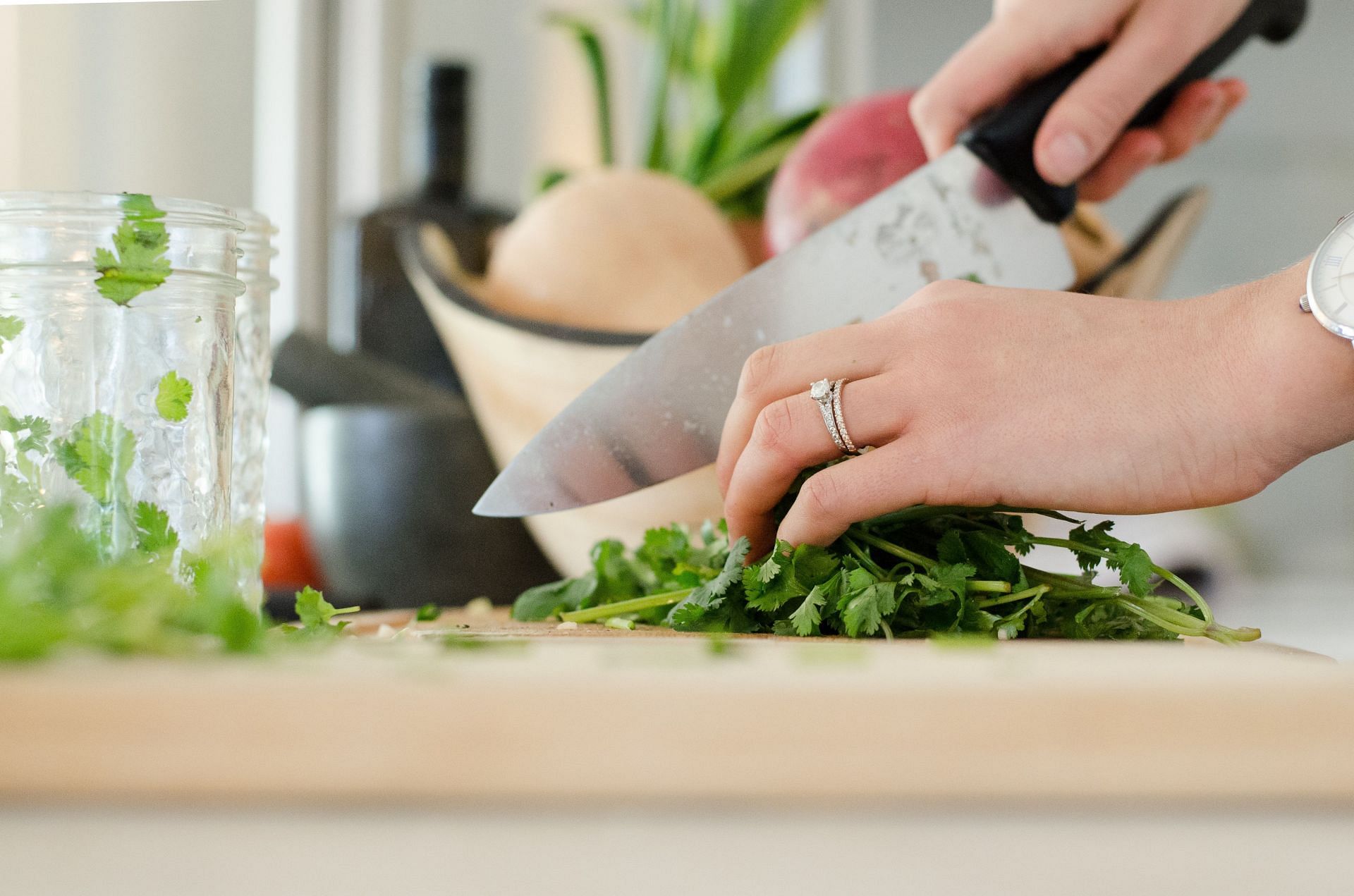 Cross-contamination is one of the reasons for food-borne illness. (Image via Unsplash/ Alyson McPhee)