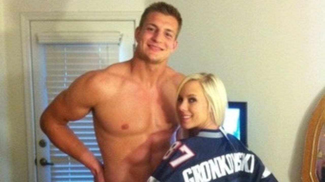 Rob Gronkowski took a shirtless picture with adult star BiBi Jones